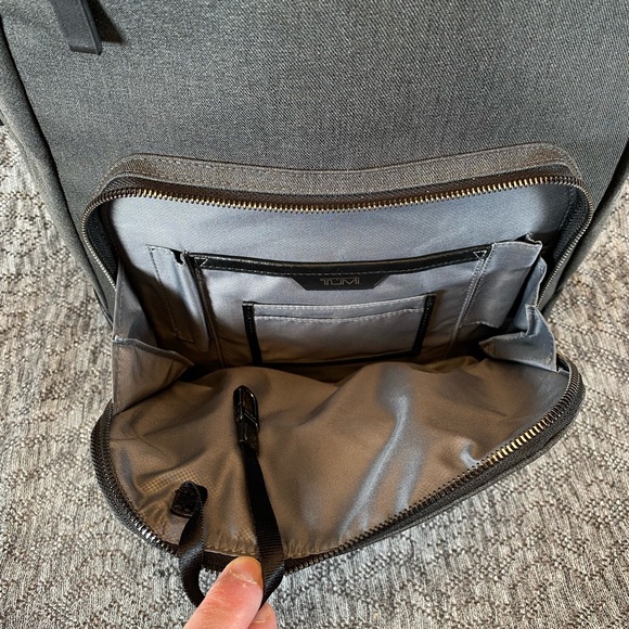 Tumi Harrison Warren Backpack Bag 142073-1374 - Picture 6 of 11